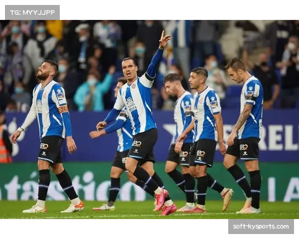 阿拉维斯2比1击败西班牙人 丹尼斯苏亚雷斯中路破门 阿拉维斯2比1击败西班牙人 丹尼斯苏亚雷斯中路破门