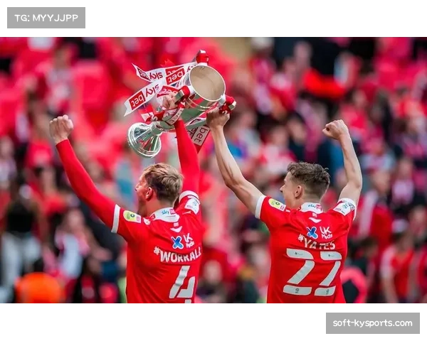 诺丁汉森林主场狂射三十五脚未果 零比零战平垫底狼队